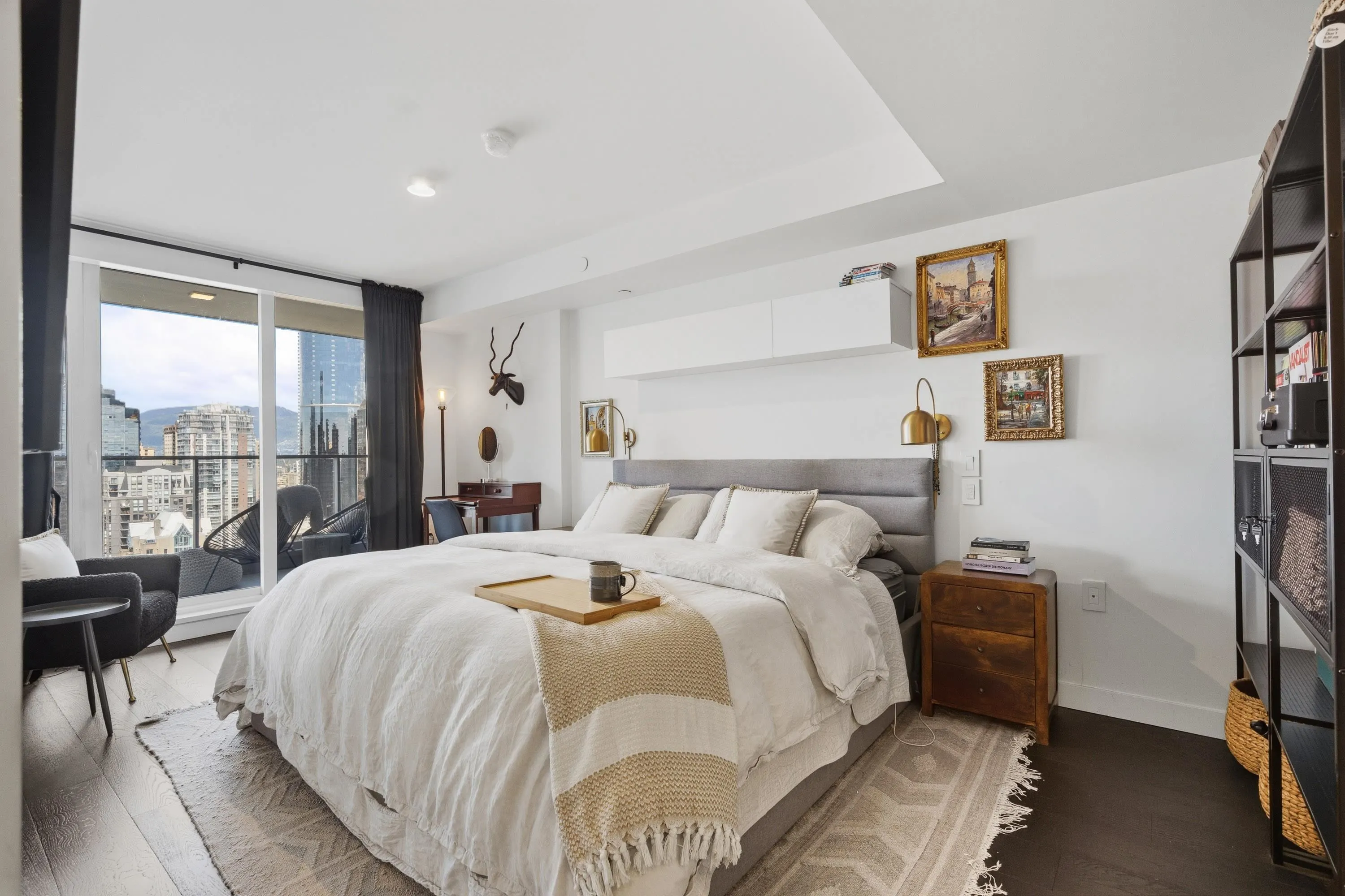1111 Richards Street #2607
