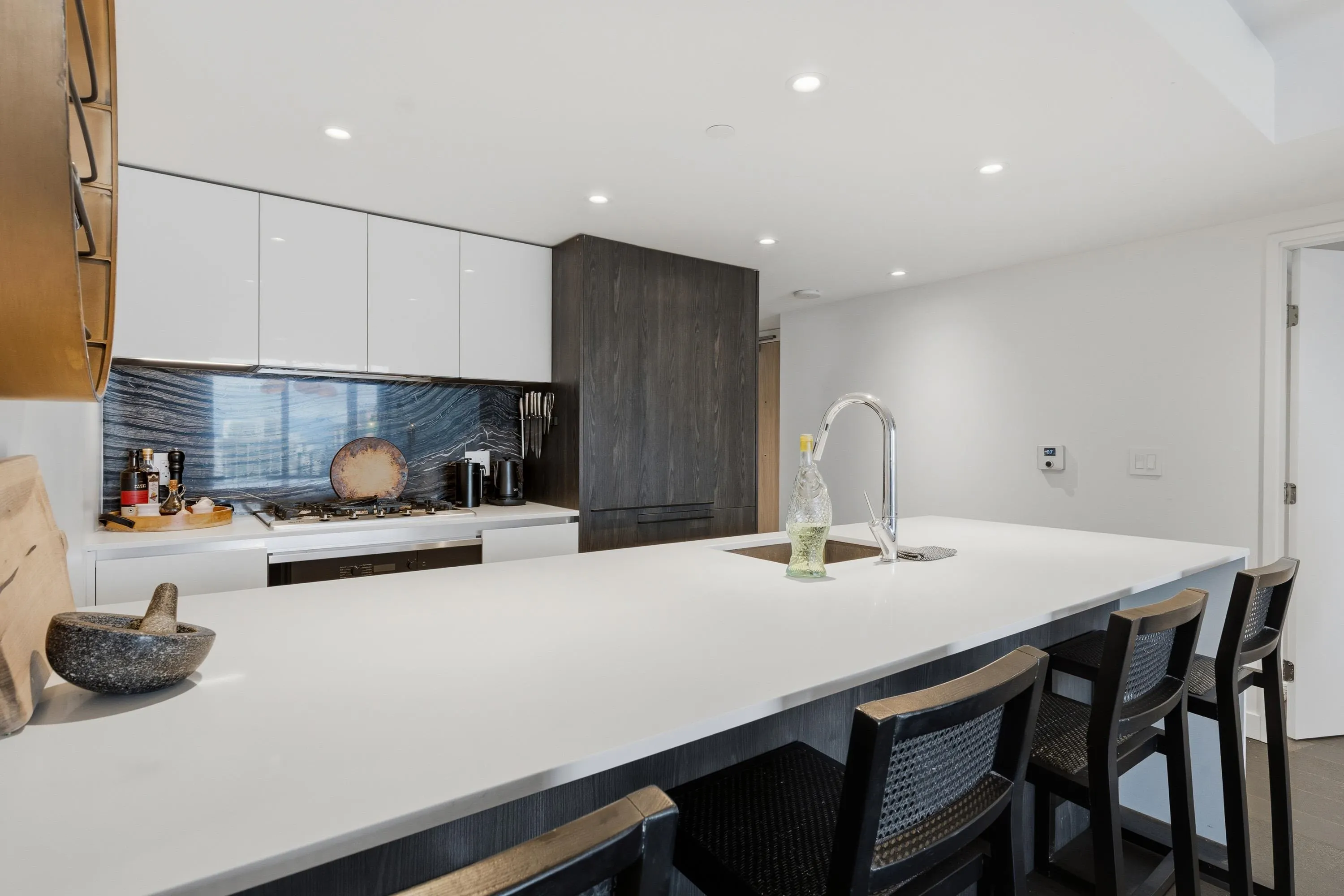 1111 Richards Street #2607
