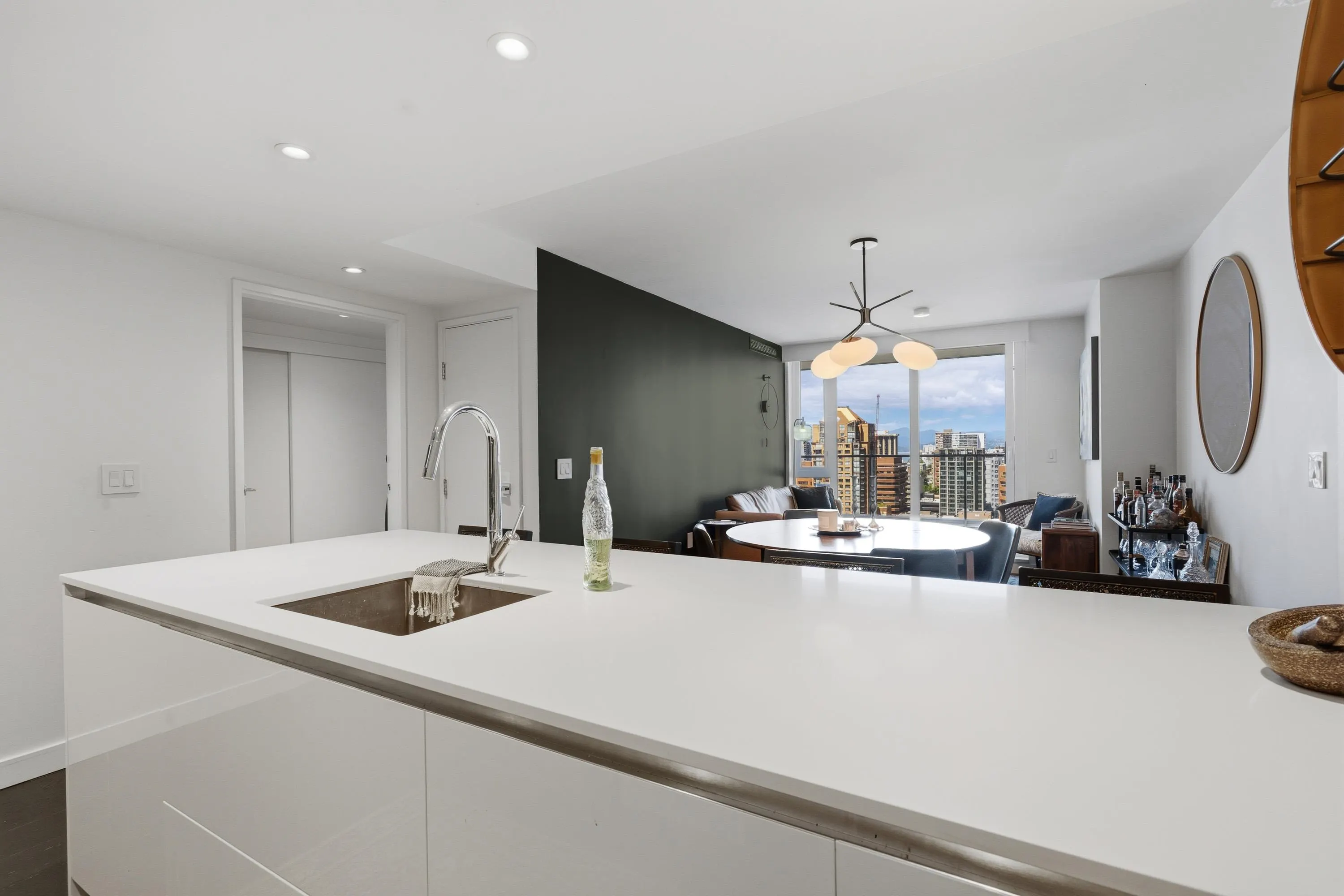 1111 Richards Street #2607