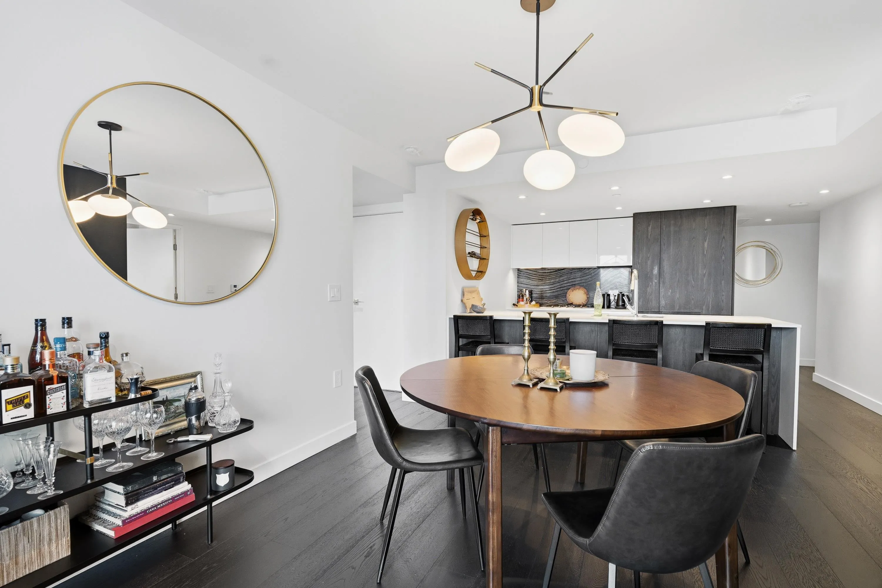 1111 Richards Street #2607