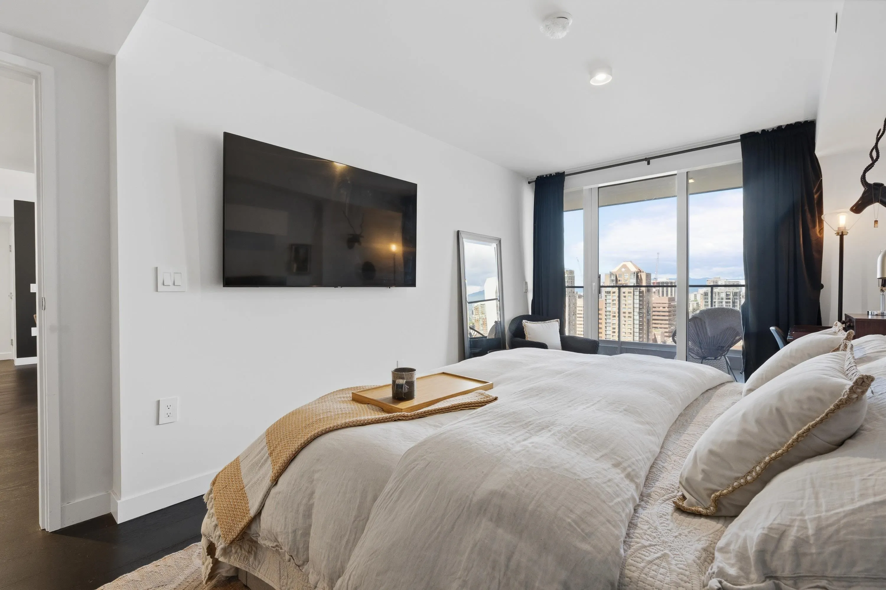 1111 Richards Street #2607
