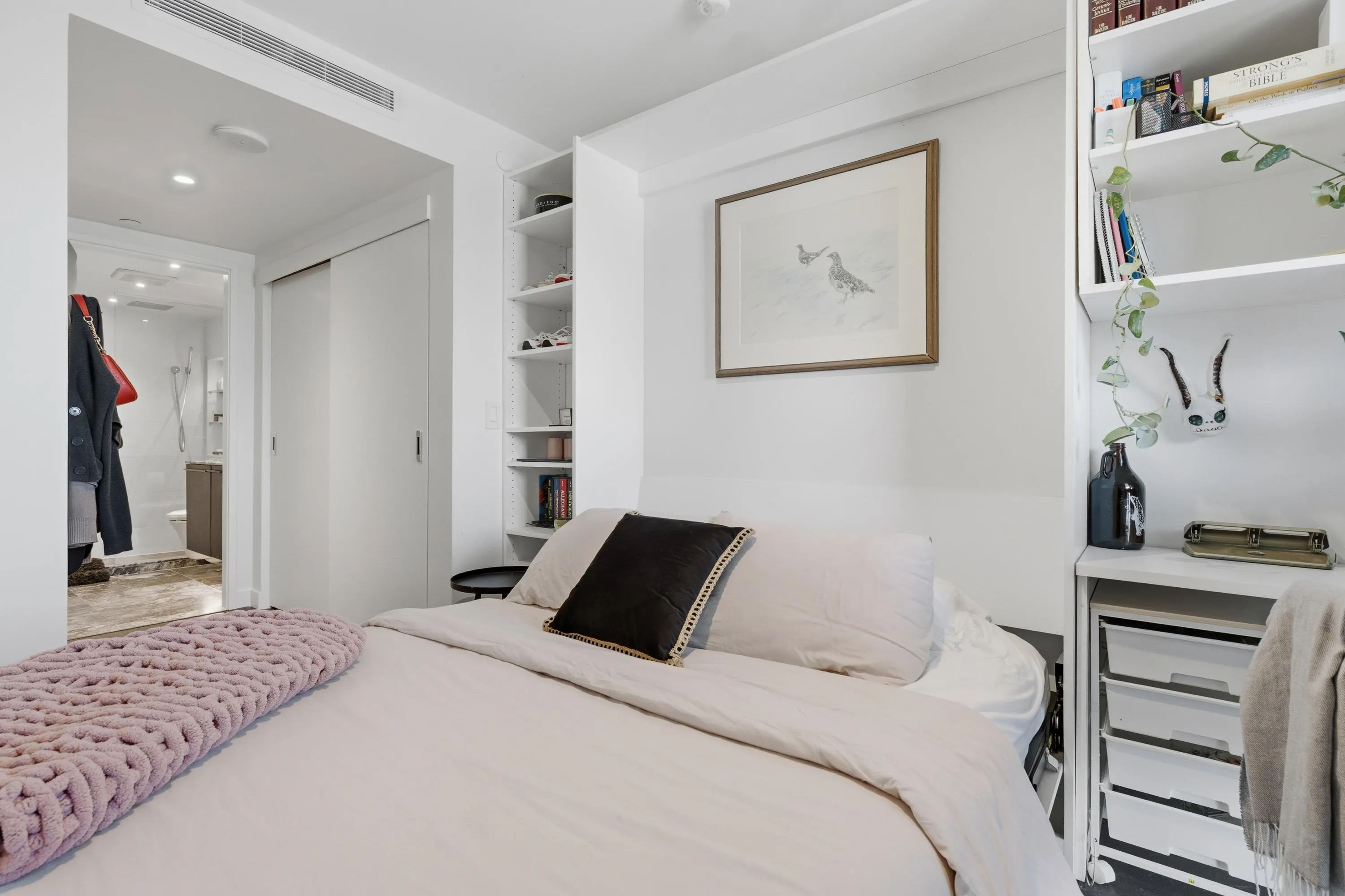 1111 Richards Street #2607