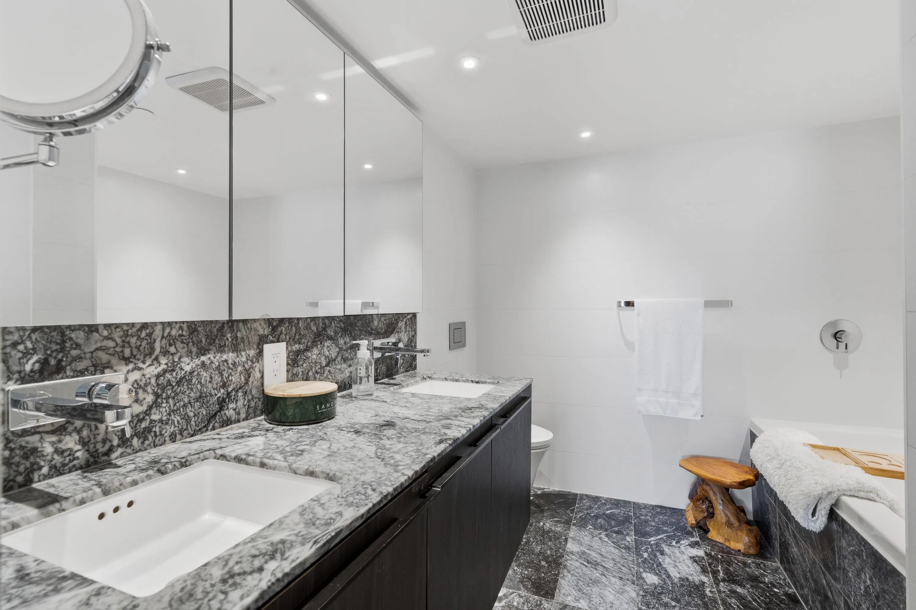 1111 Richards Street #2607