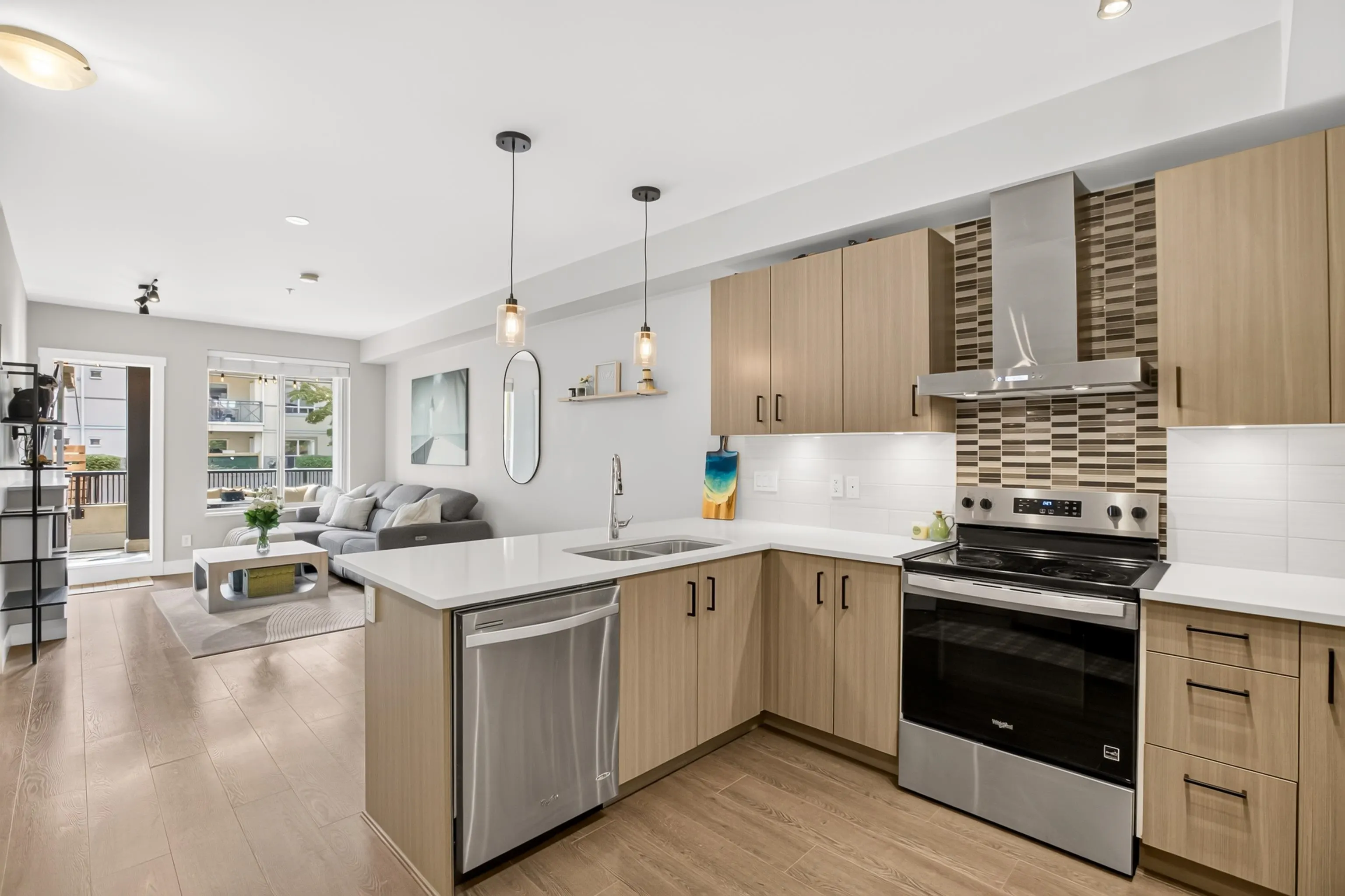 2460 Kelly Avenue #106