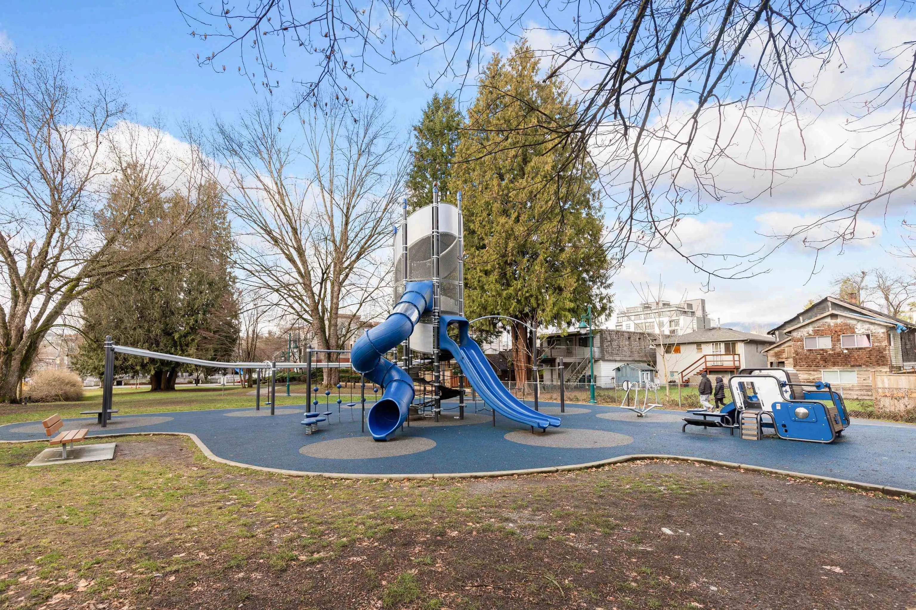 2460 Kelly Avenue #106