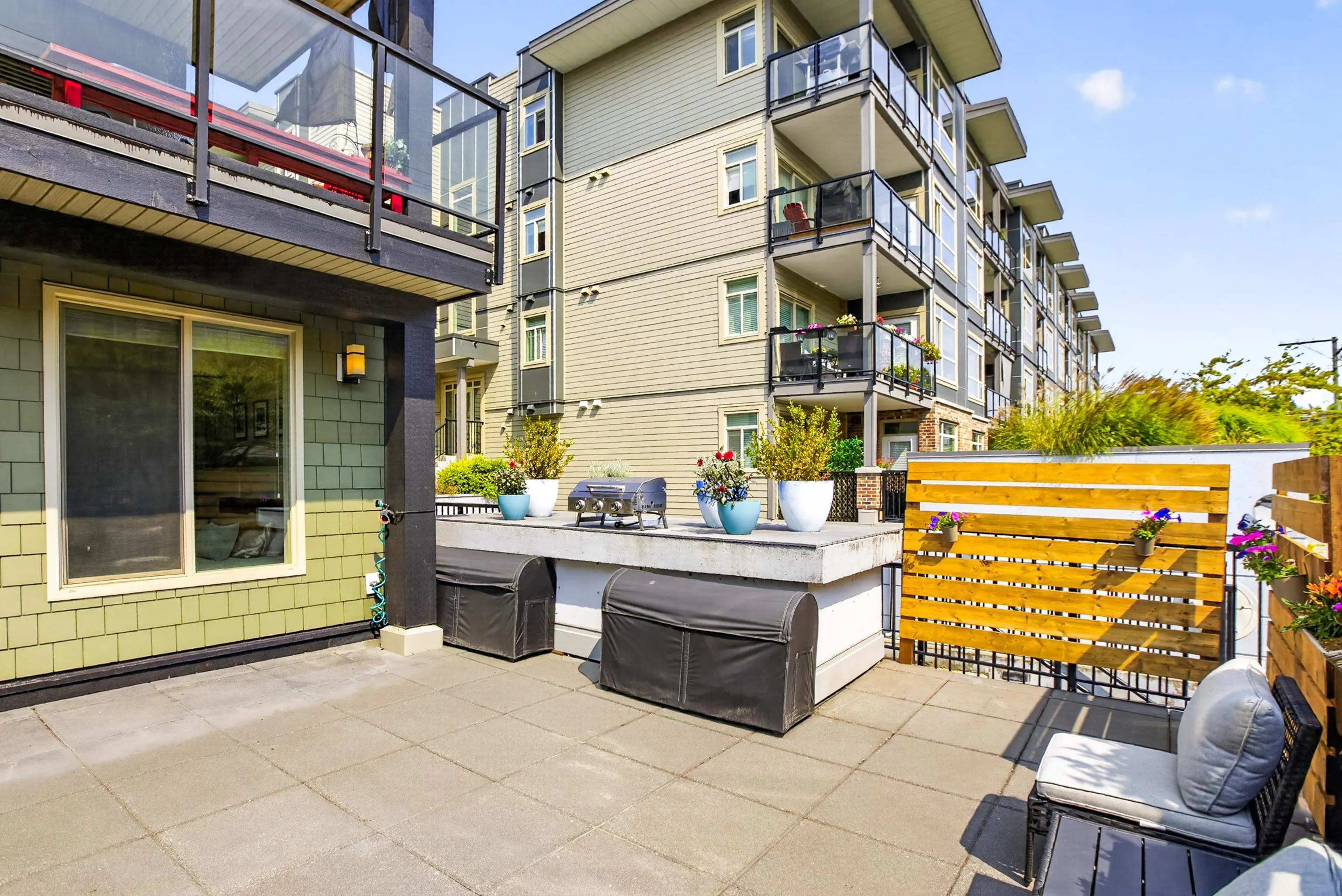 2460 Kelly Avenue #106