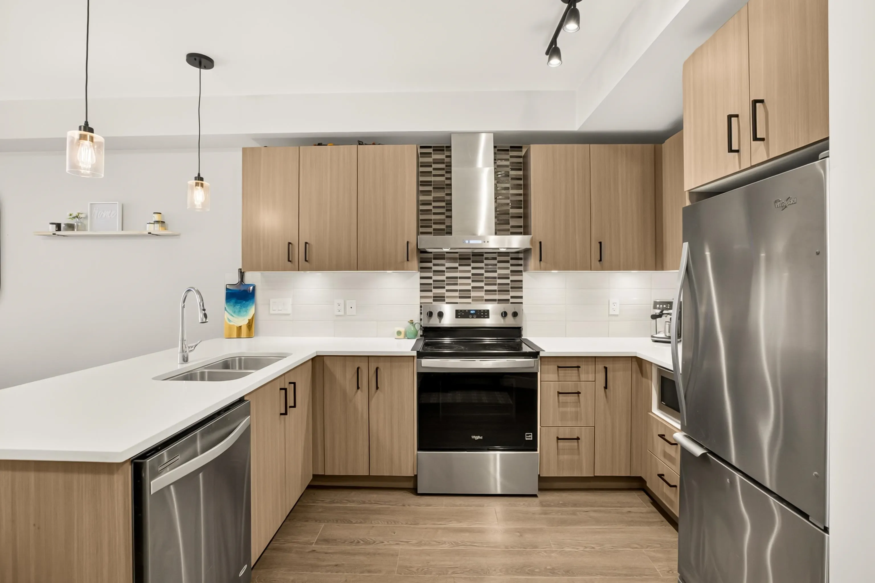 2460 Kelly Avenue #106