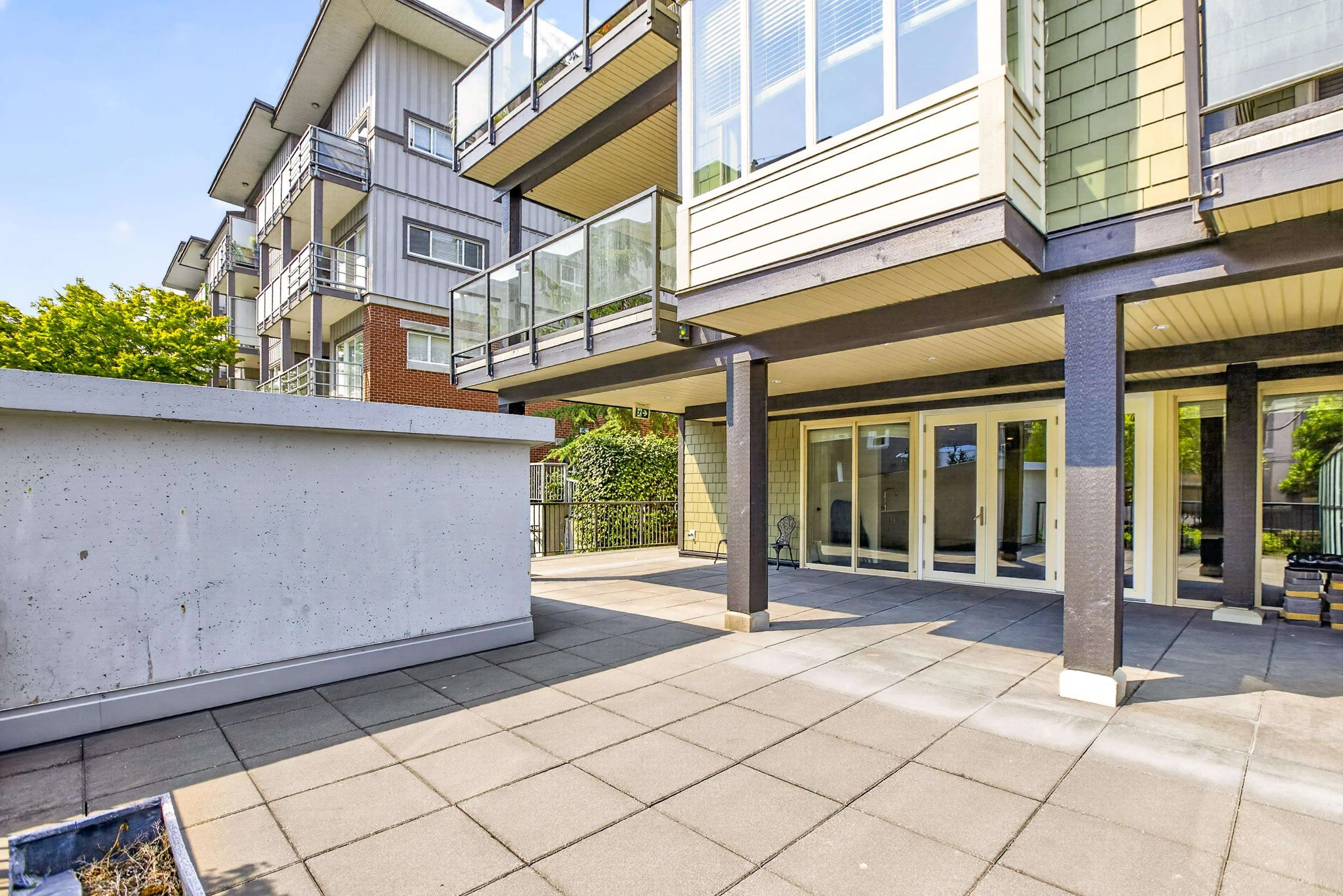 2460 Kelly Avenue #106