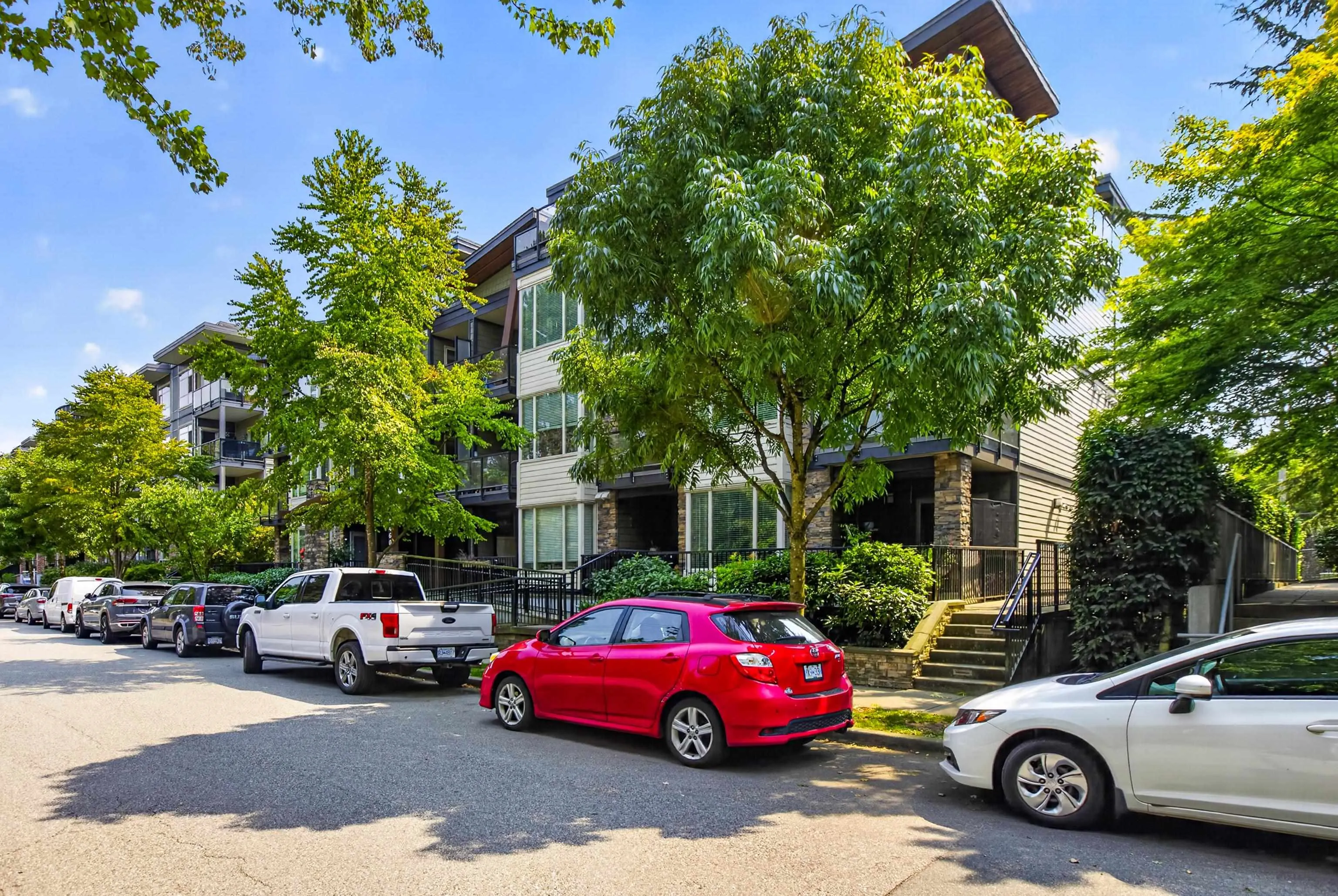 2460 Kelly Avenue #106