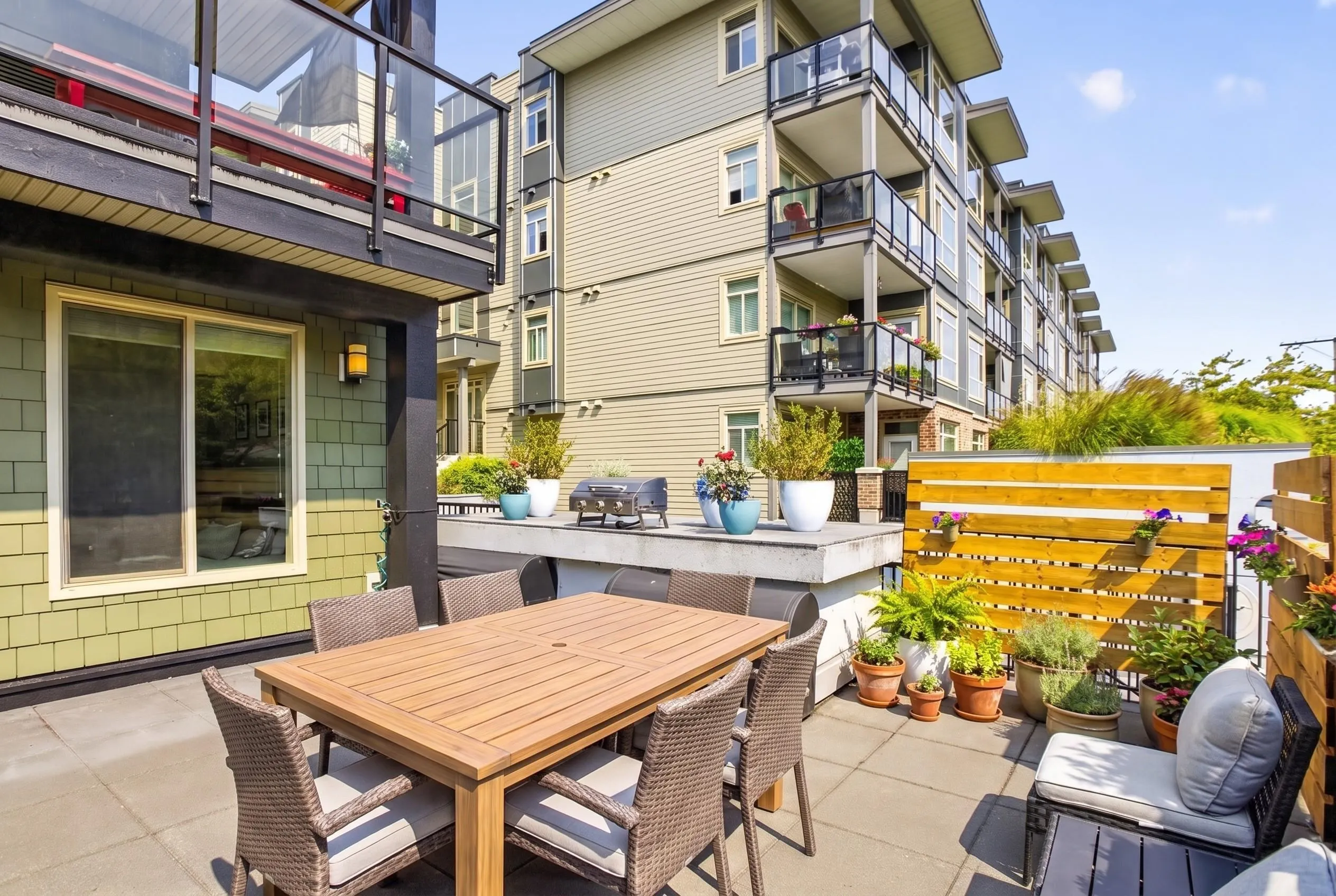 2460 Kelly Avenue #106