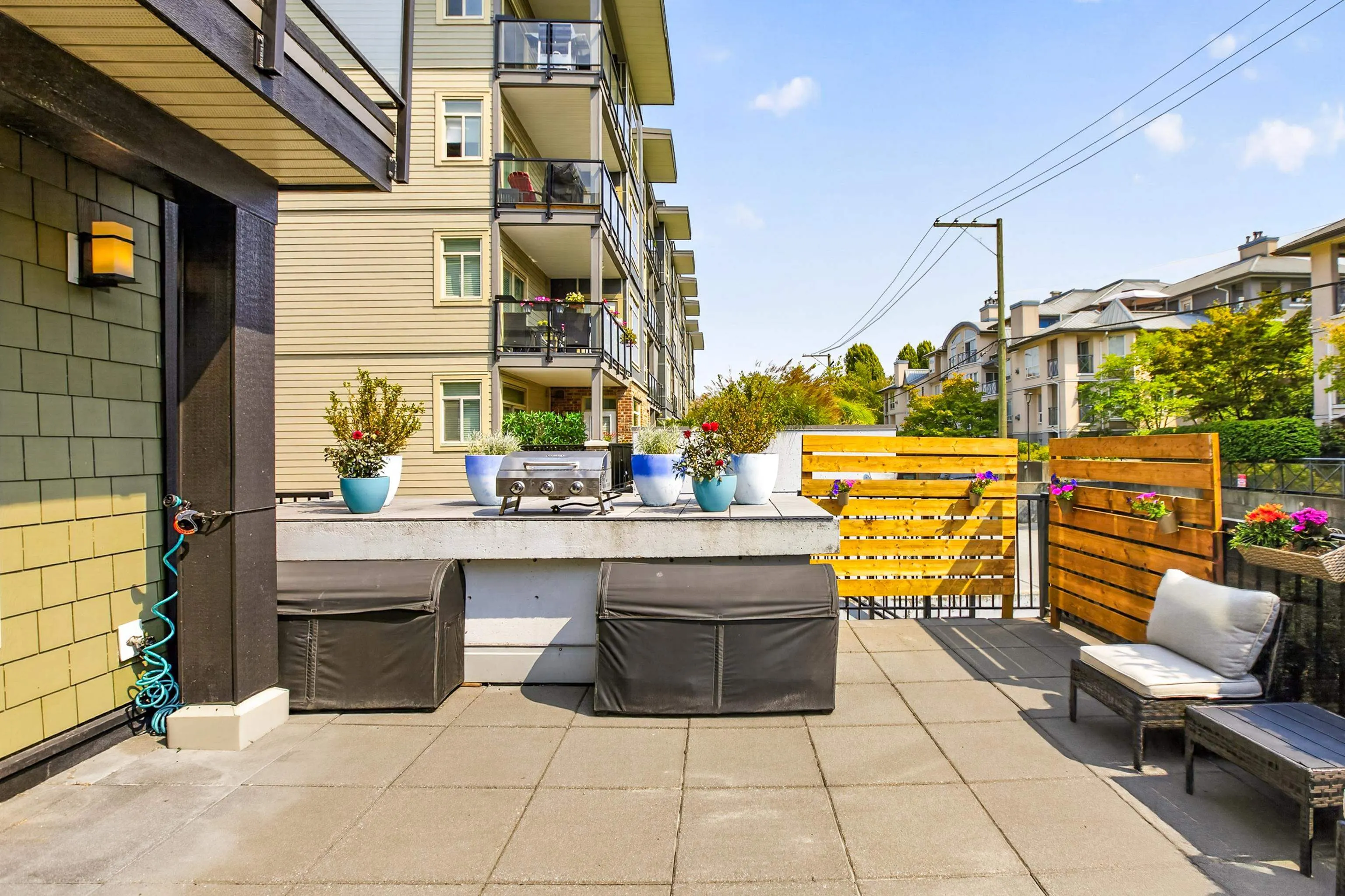 2460 Kelly Avenue #106