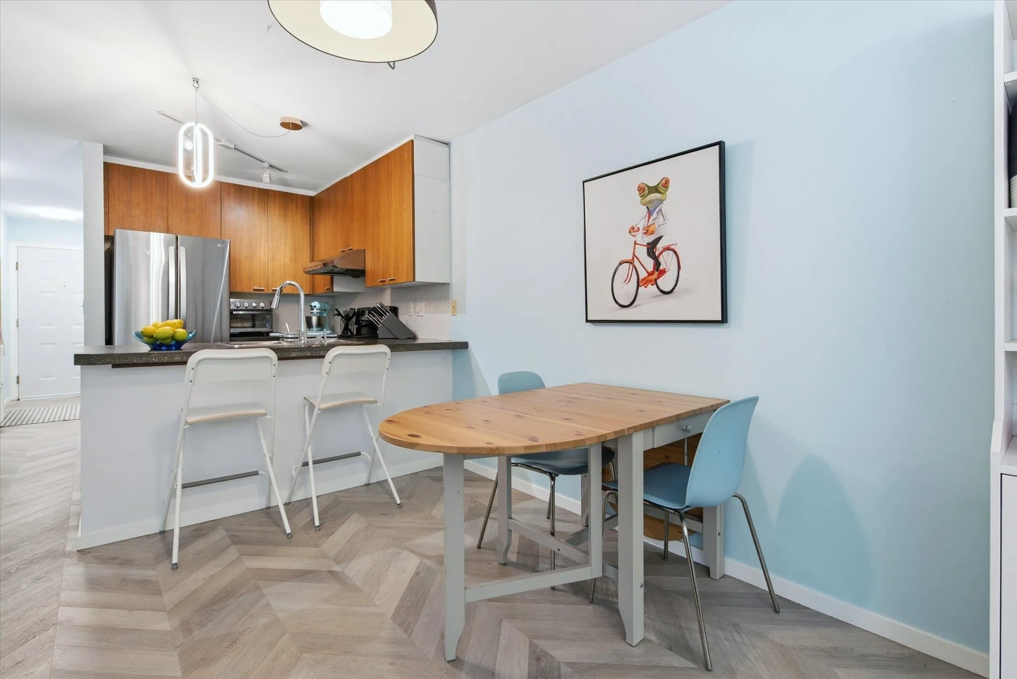 788 E 8th Avenue #102