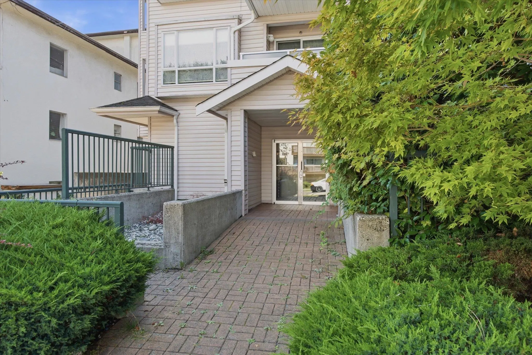788 E 8th Avenue #102