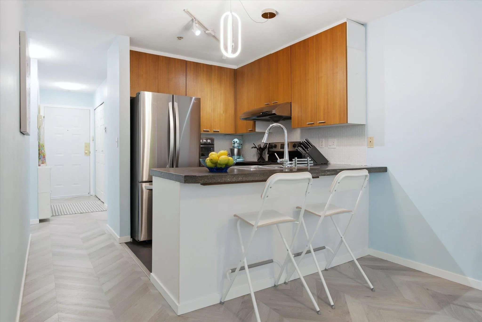788 E 8th Avenue #102