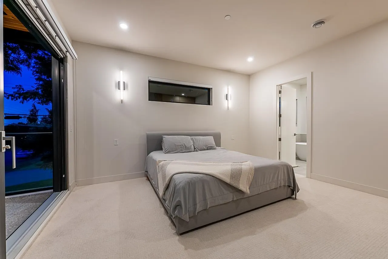 15911 Cliff Avenue