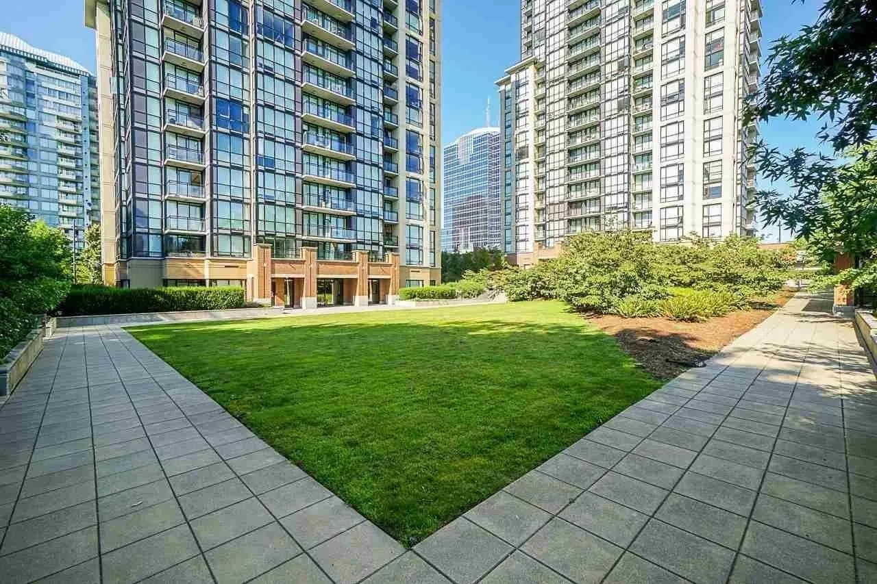 13380 108 Avenue #102