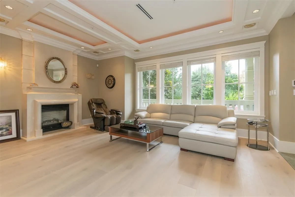 1121 W 39th Avenue