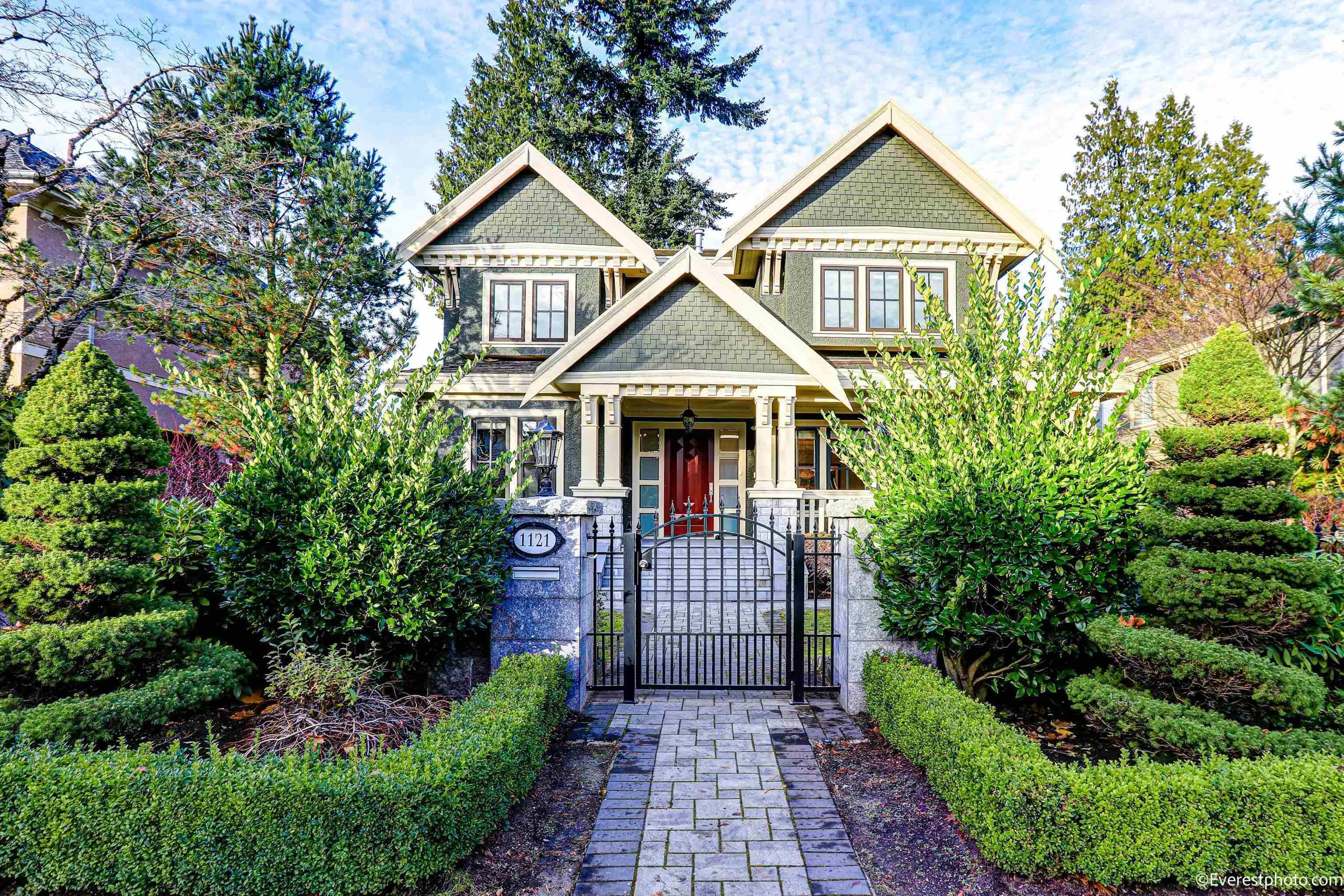 1121 W 39th Avenue