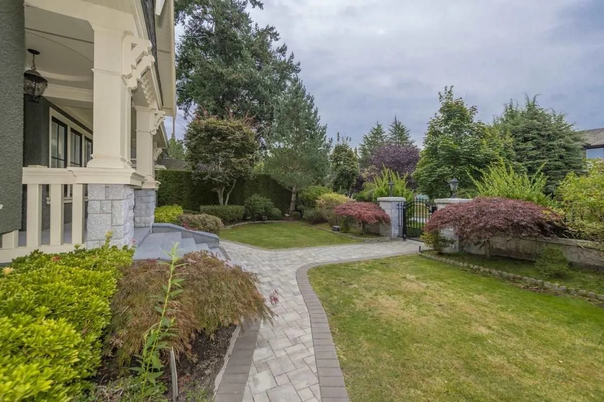 1121 W 39th Avenue