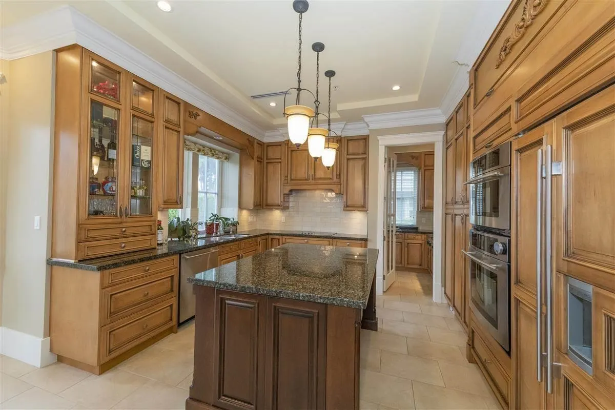 1121 W 39th Avenue