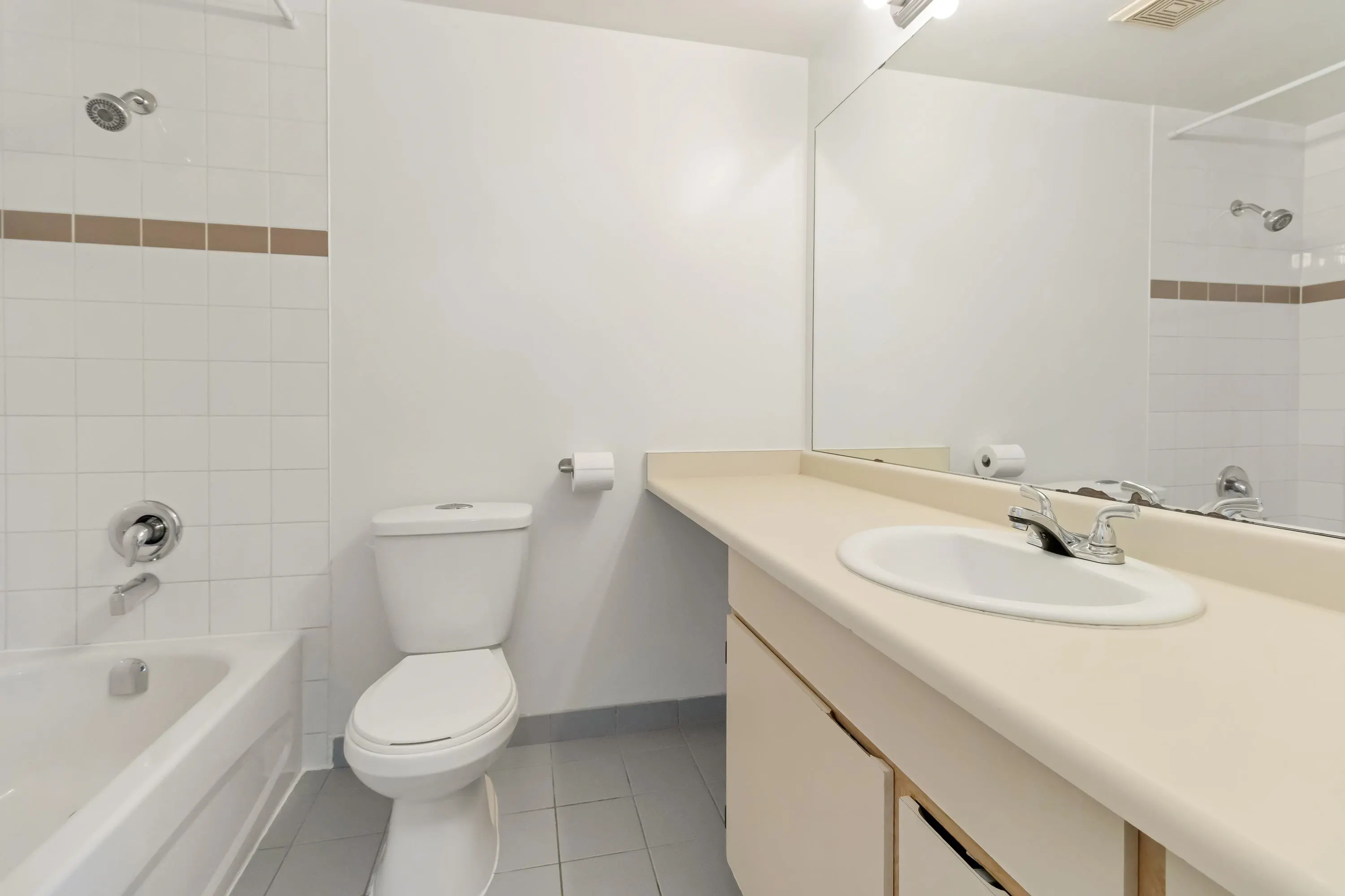 1127 Barclay Street #801