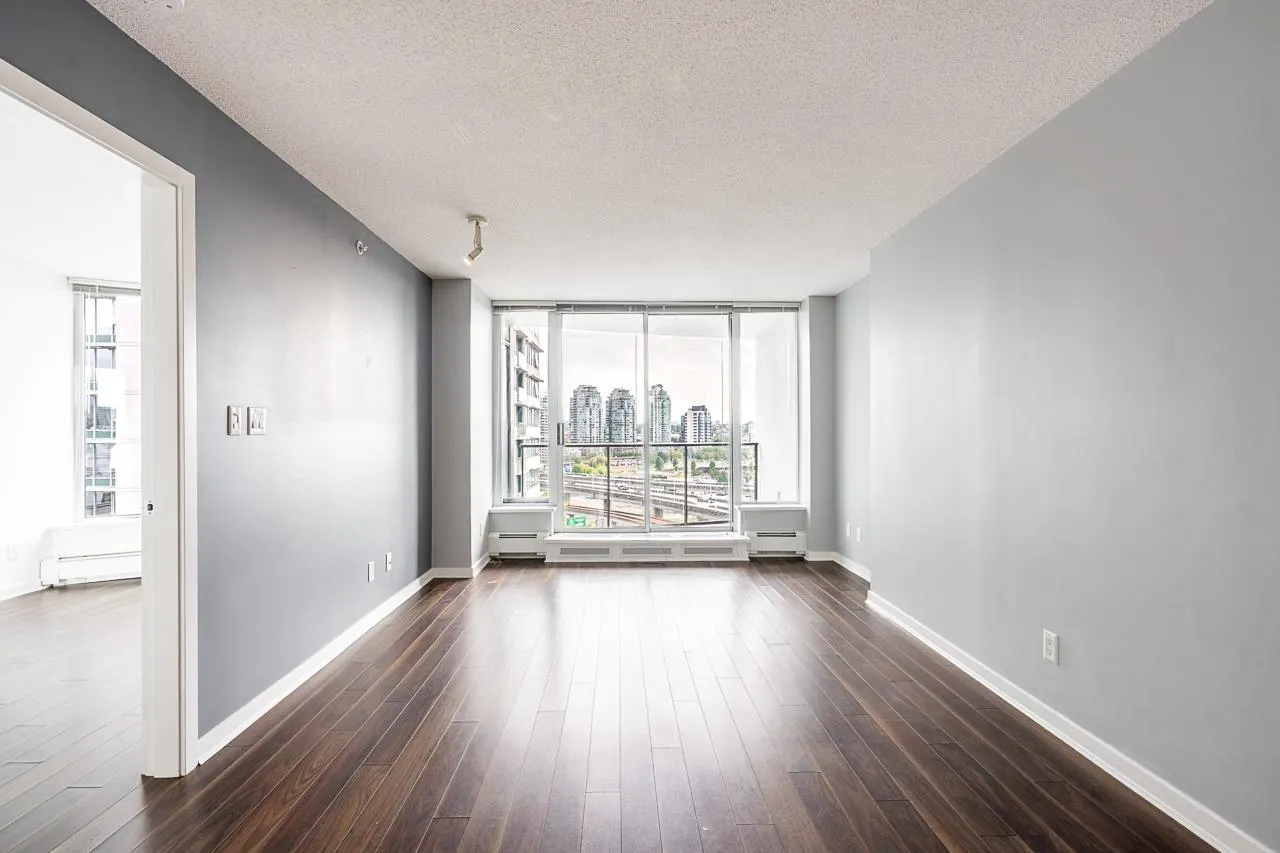 689 Abbott Street #1203