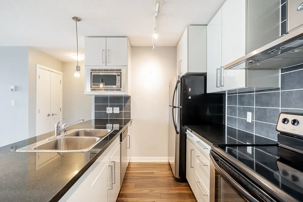 689 Abbott Street #1203