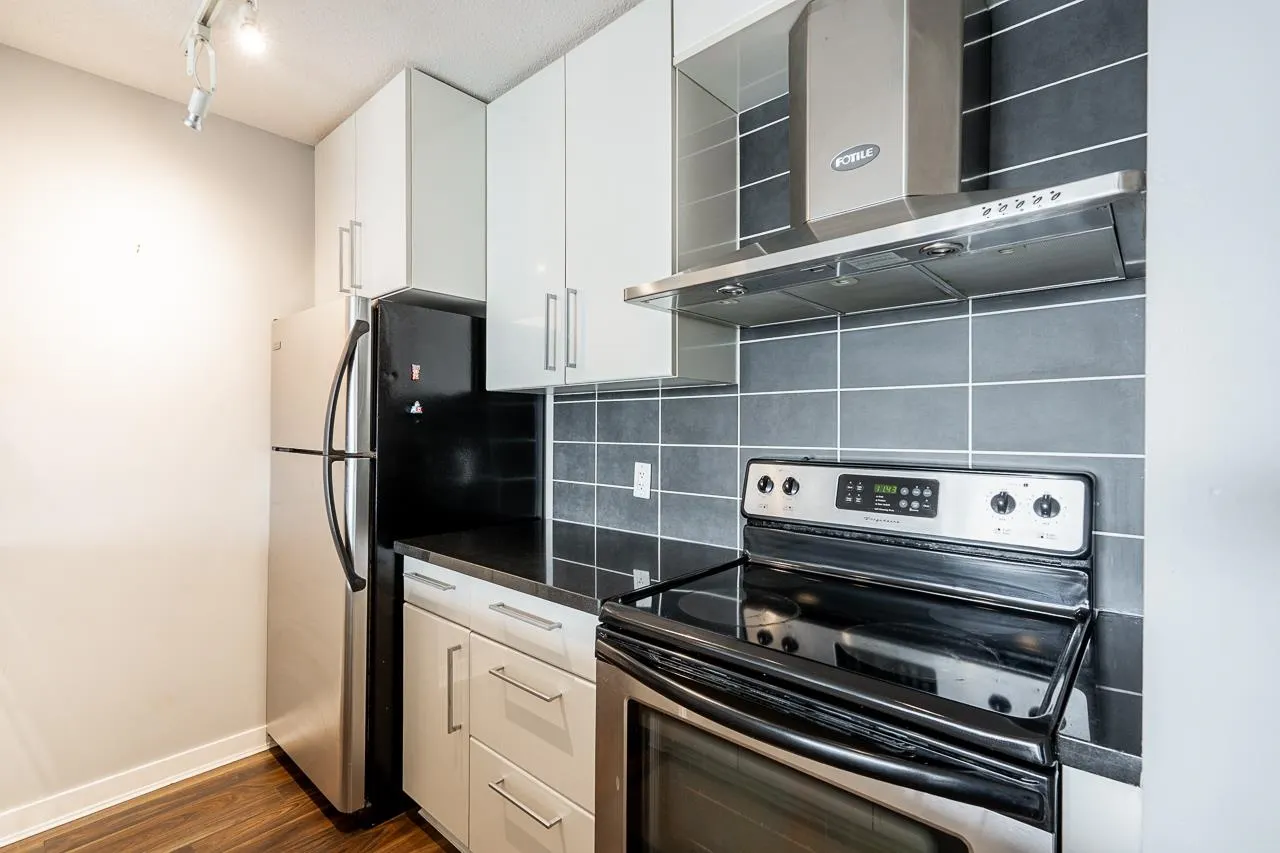 689 Abbott Street #1203