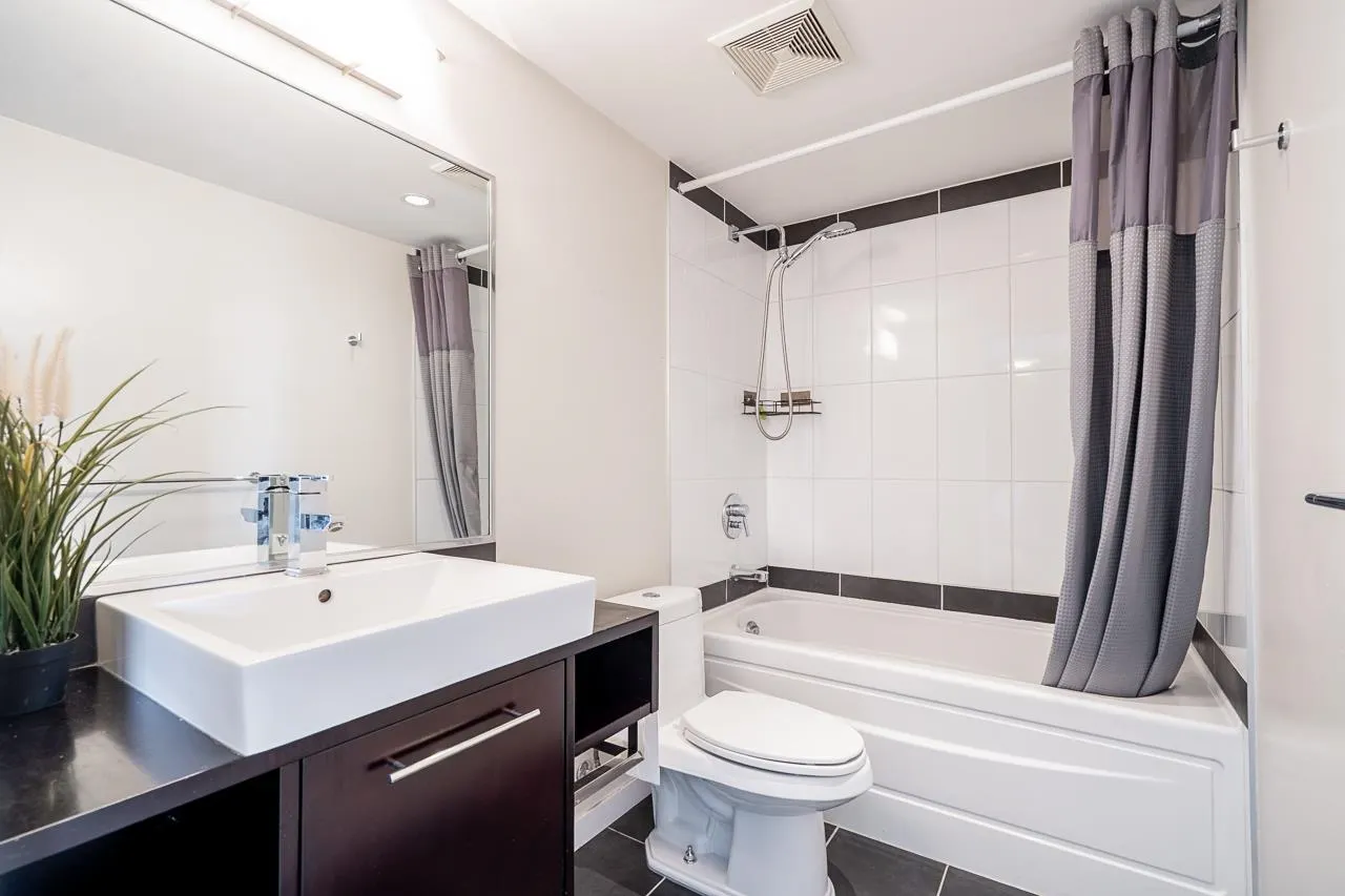 689 Abbott Street #1203