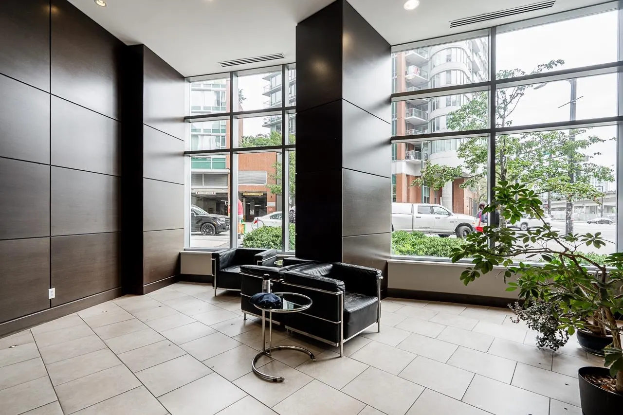689 Abbott Street #1203