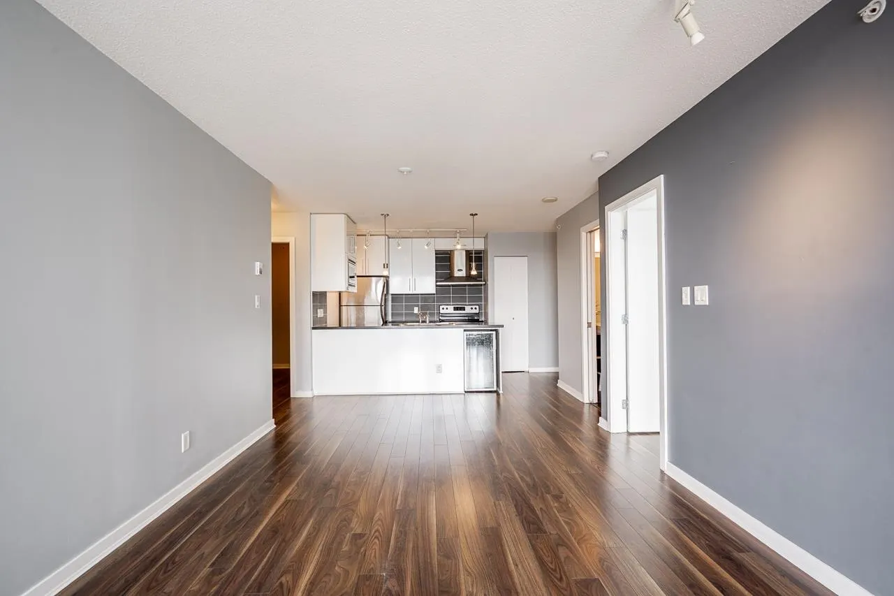 689 Abbott Street #1203