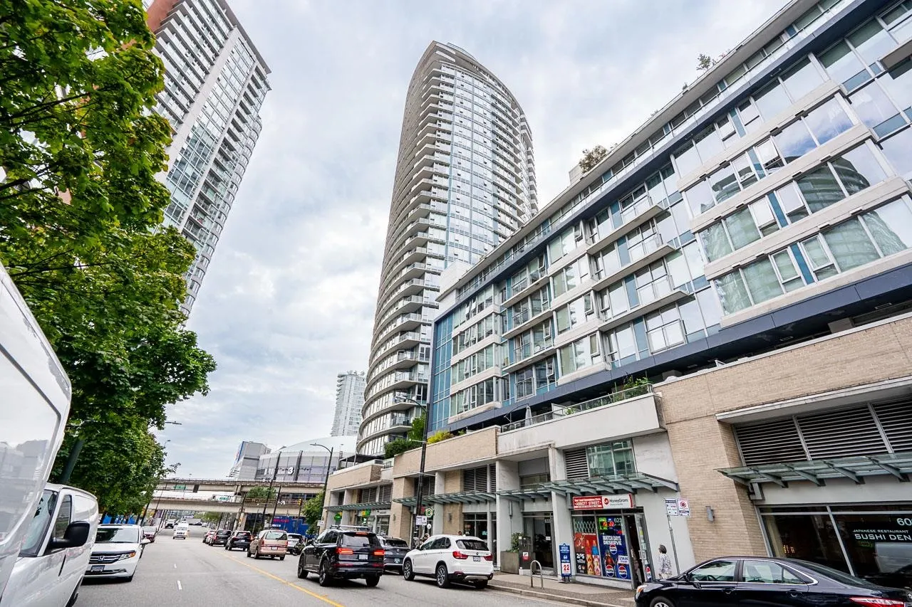 689 Abbott Street #1203