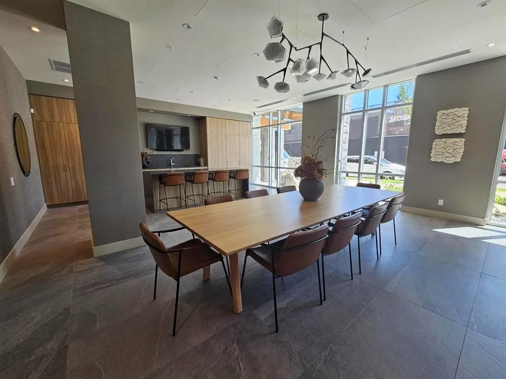 2375 Emery Court #404