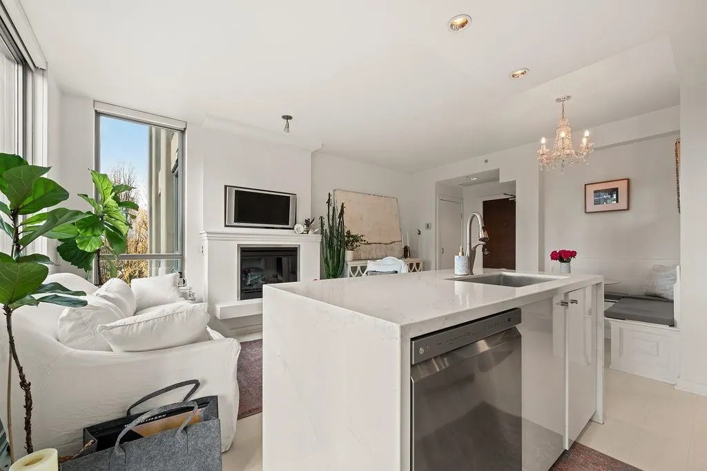 1005 Beach Avenue #601