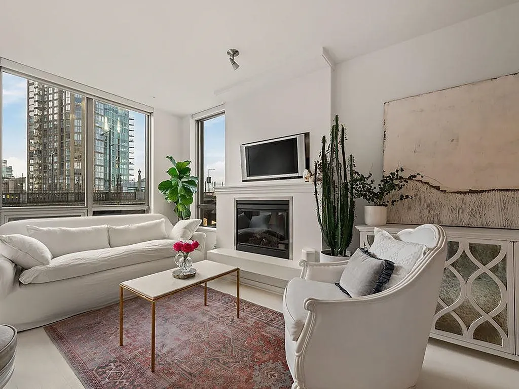 1005 Beach Avenue #601