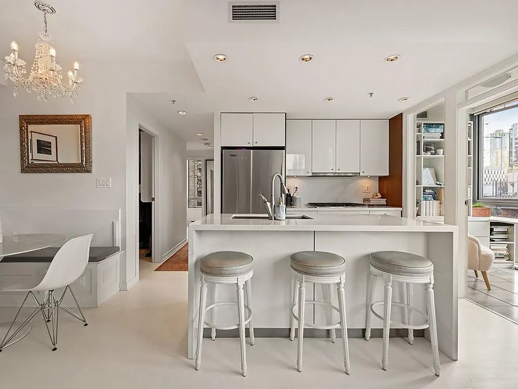 1005 Beach Avenue #601
