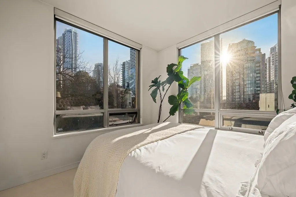 1005 Beach Avenue #601