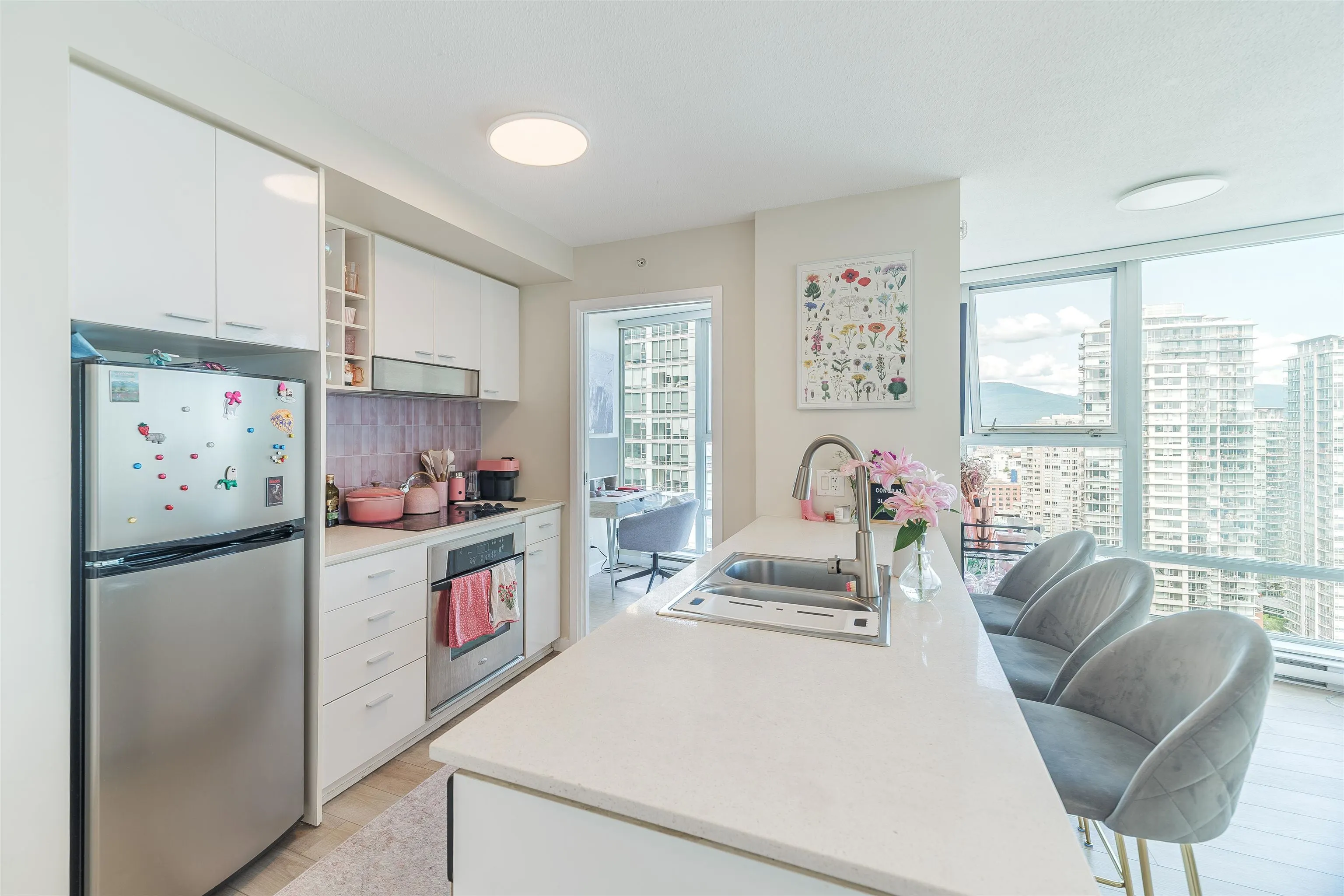 111 W Georgia Street #2308