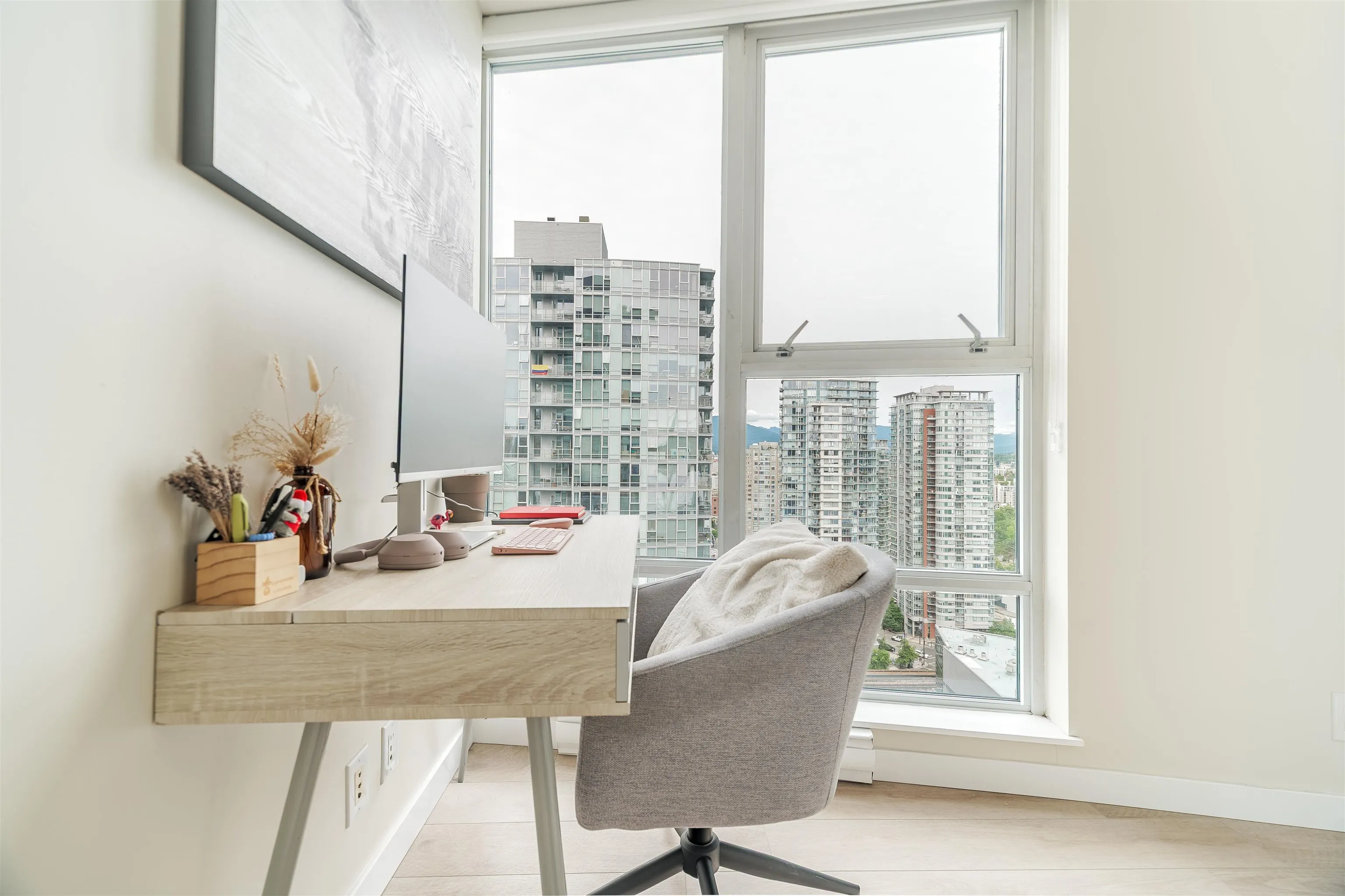 111 W Georgia Street #2308