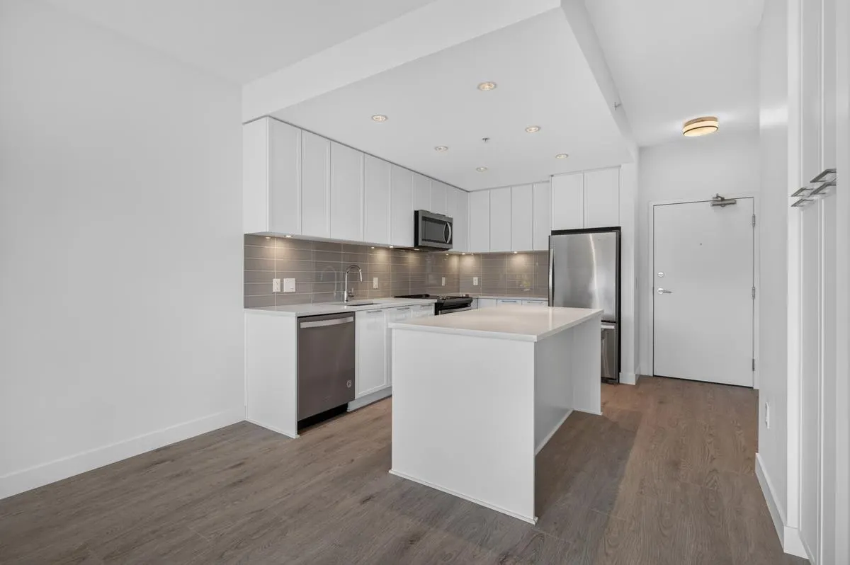 2382 Atkins Avenue #404