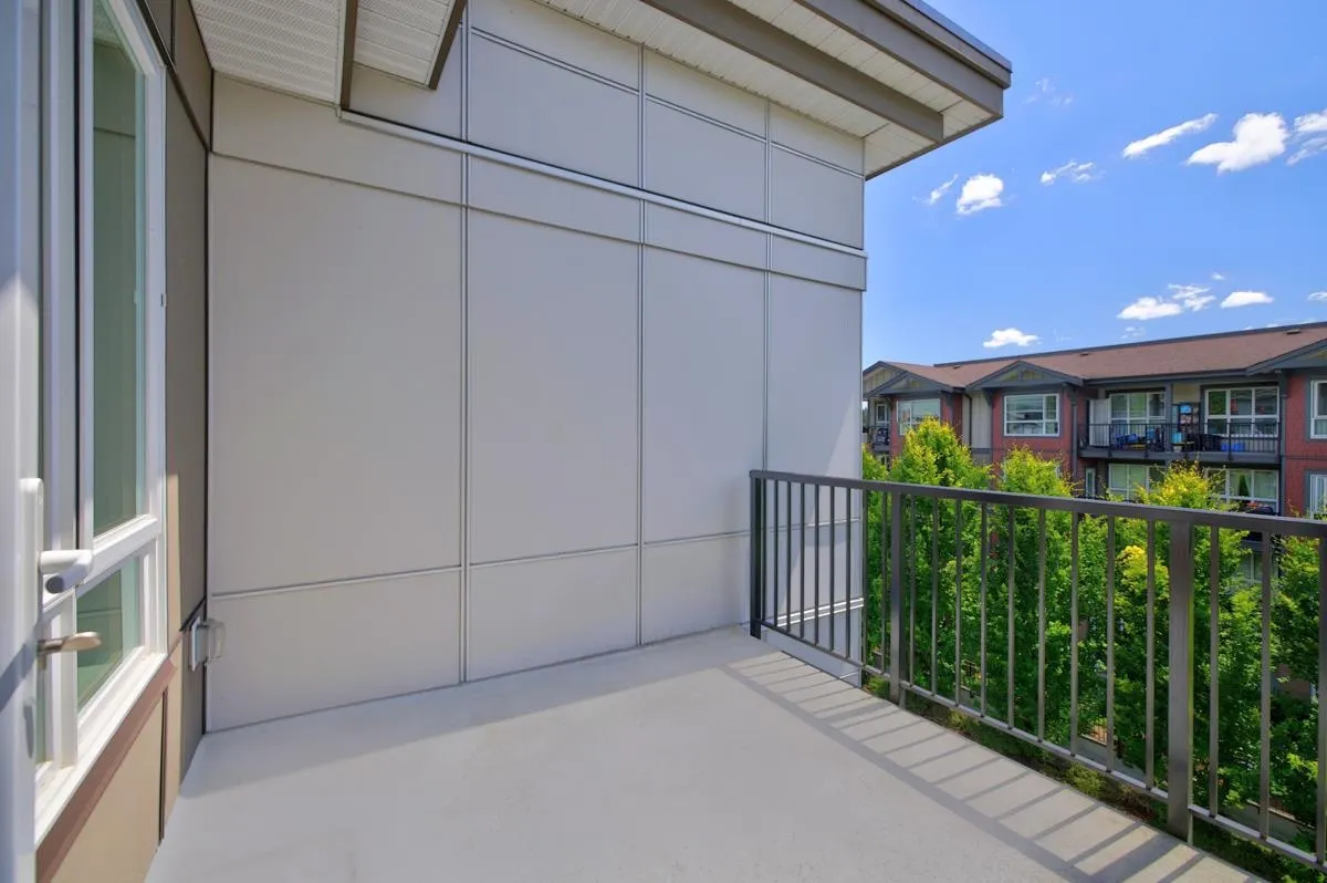 2382 Atkins Avenue #404
