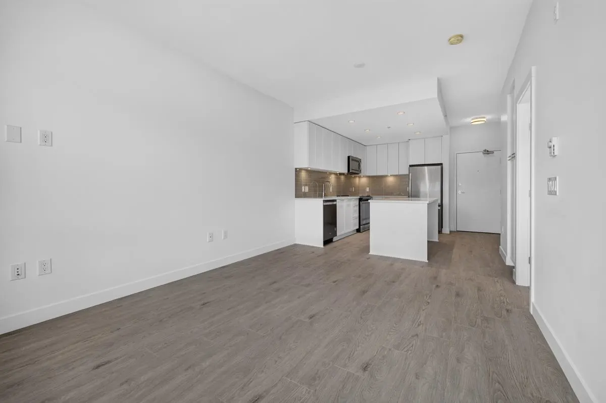 2382 Atkins Avenue #404