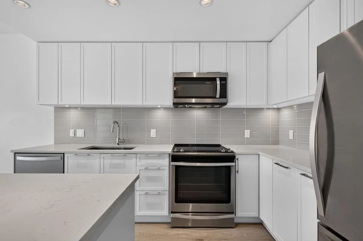 2382 Atkins Avenue #404