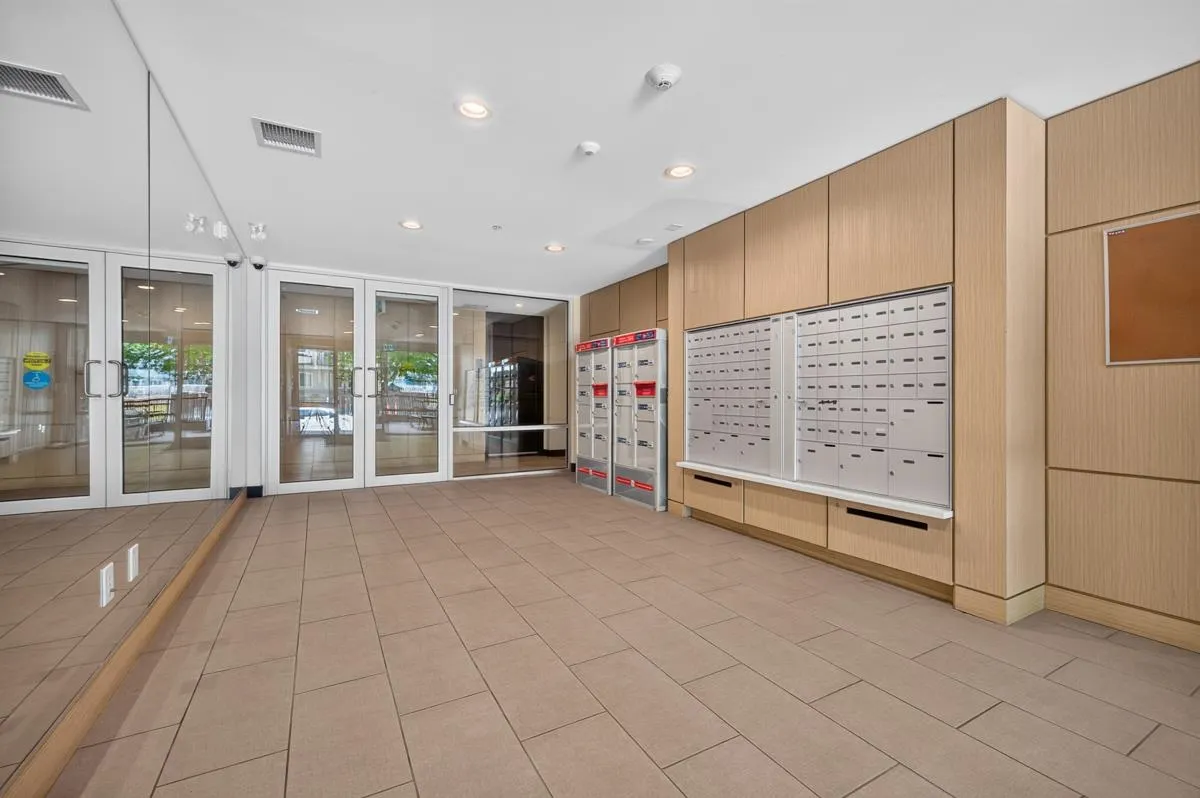 2382 Atkins Avenue #404