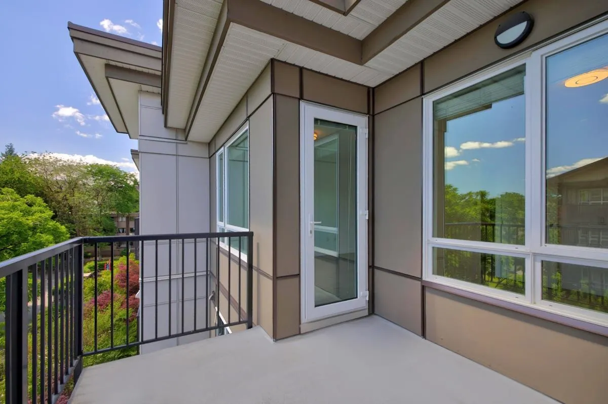 2382 Atkins Avenue #404