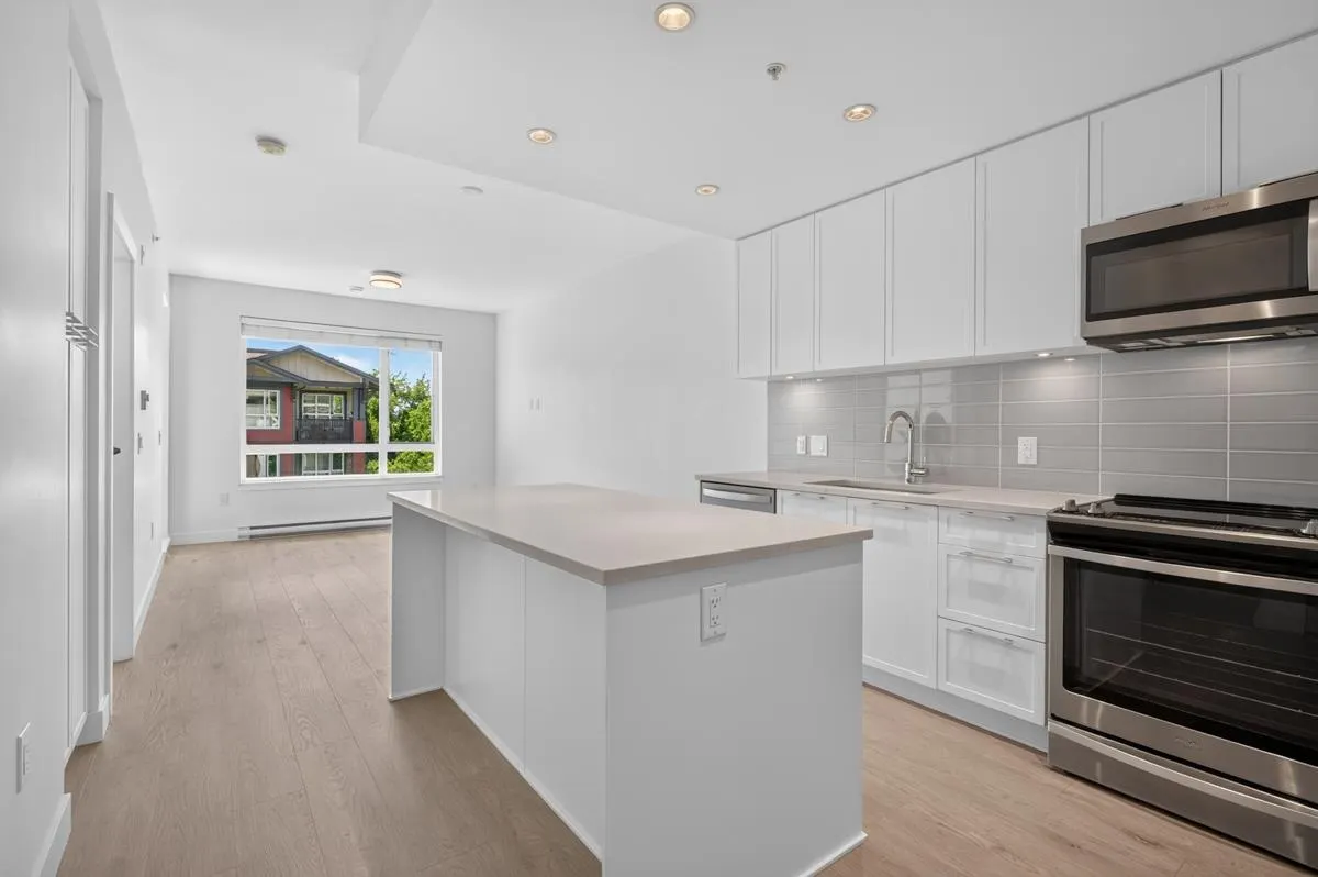 2382 Atkins Avenue #404