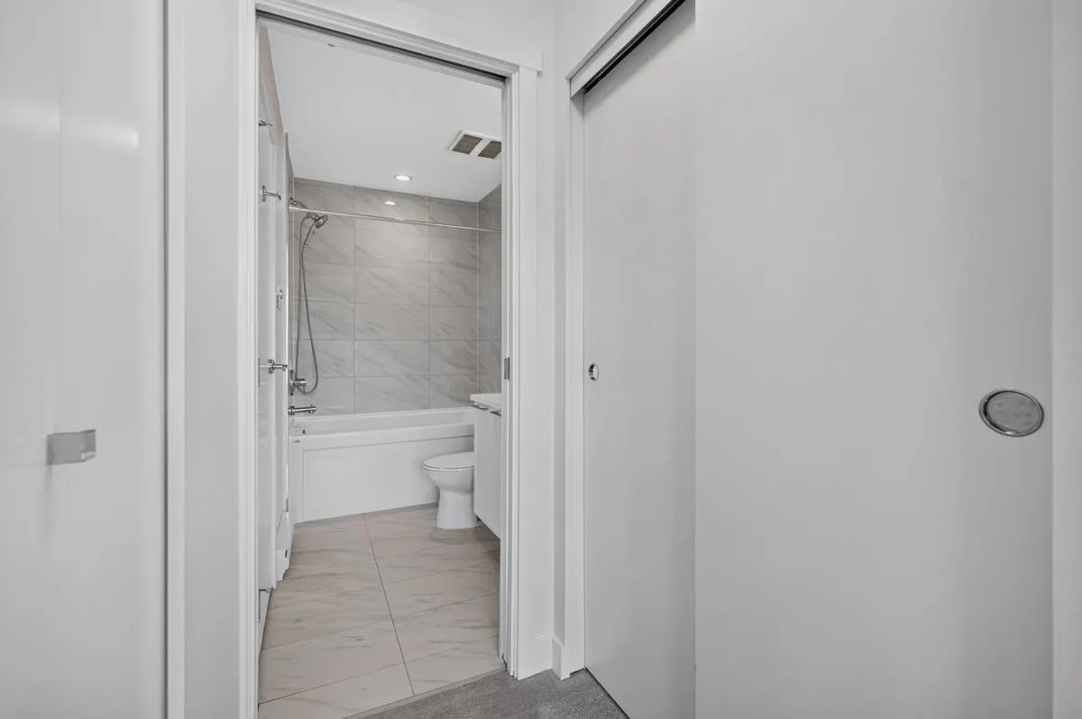 2382 Atkins Avenue #404