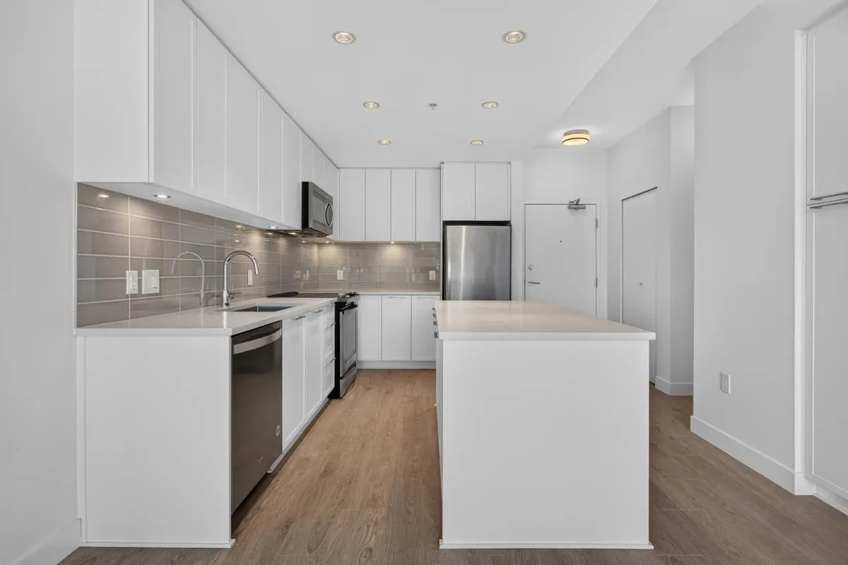 2382 Atkins Avenue #404