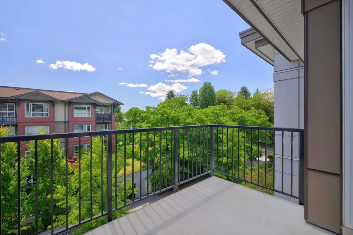2382 Atkins Avenue #404