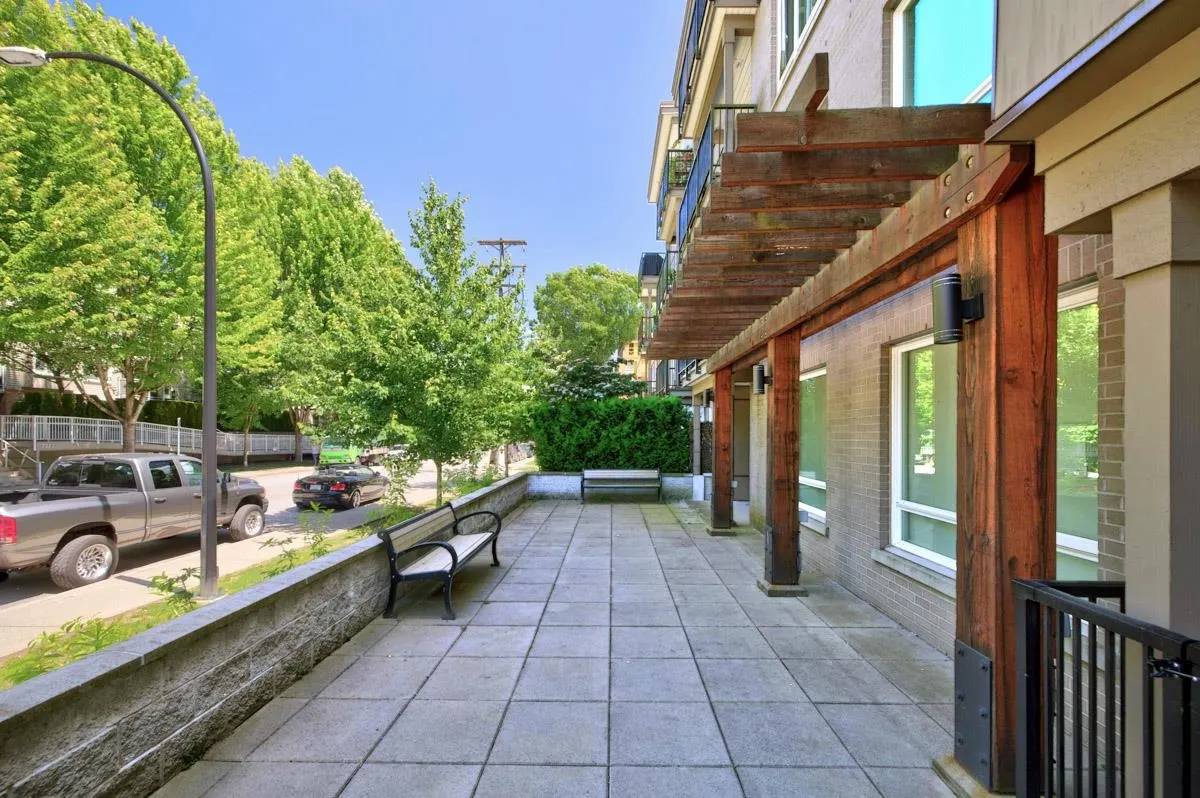 2382 Atkins Avenue #404